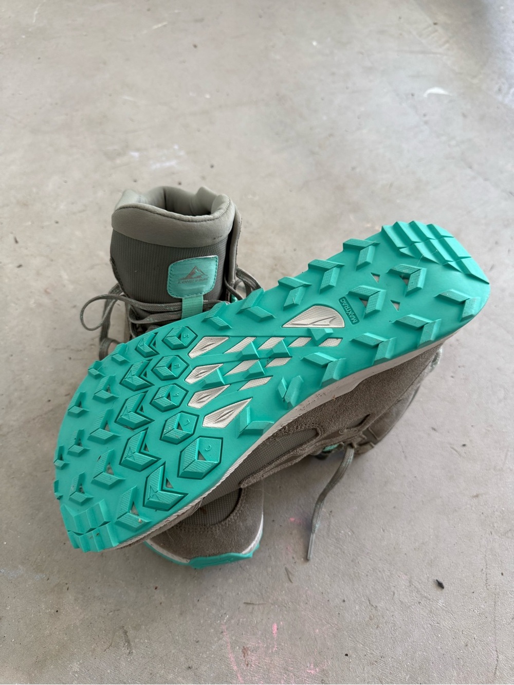 Women’s Altra Lone Peak Hiking Boots - Picture 3 of 5